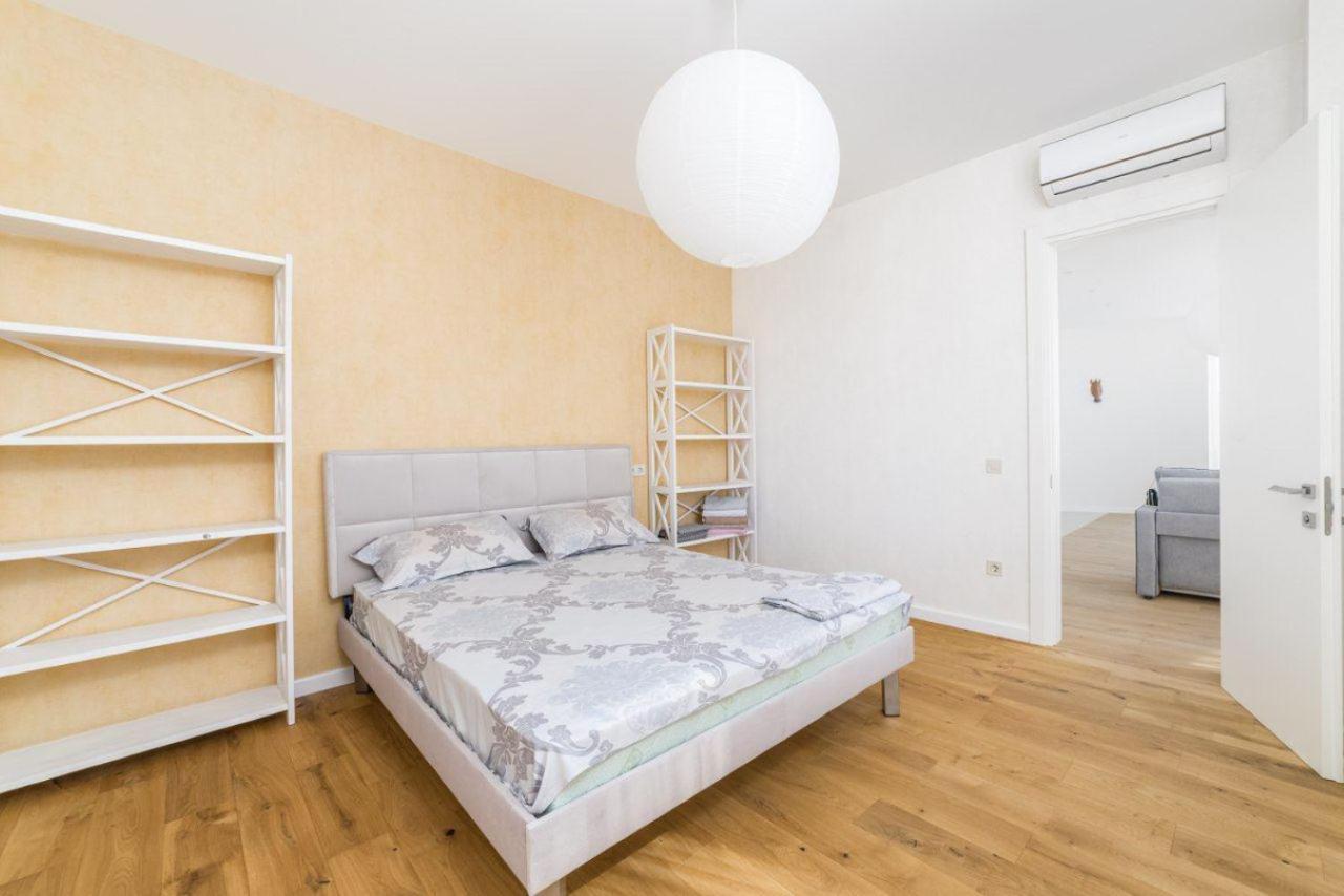 Gagarin Plaza Design Apartment Odessa Exteriör bild